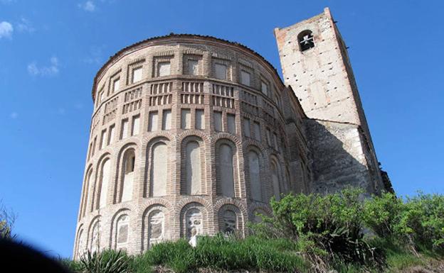 Casi medio centenar de monumentos, repartidos por cinco rutas, abren en verano
