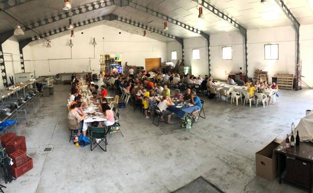 La alegría continúa en Madroñal con el Día del Niño y la comida