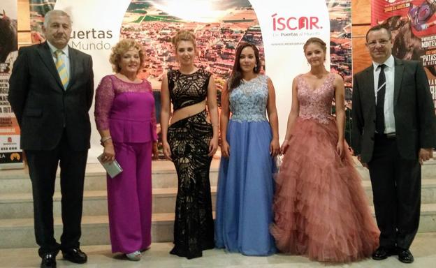 Las reinas de Íscar y la Cofradía de San José inauguran las fiestas de agosto
