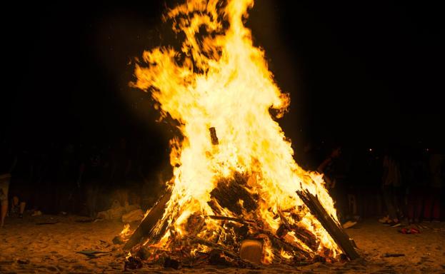 Una negligencia provoca un fuego de madrugada en Medina del Campo
