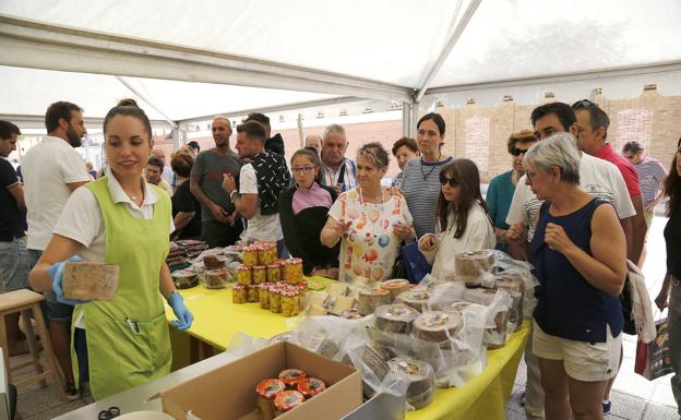 Frómista presume de su Feria de Queso
