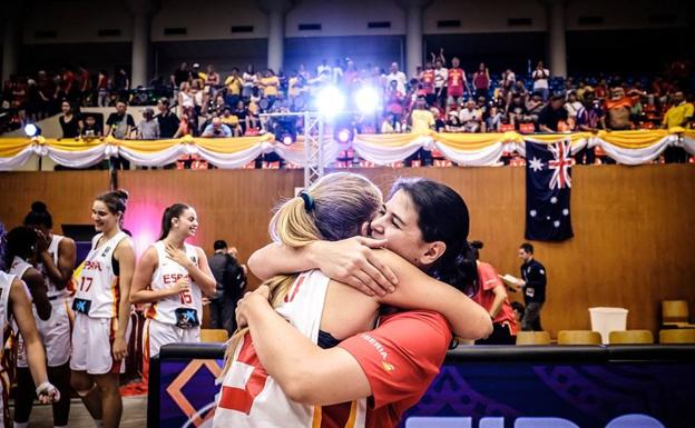 La entrenadora salmantina Raquel Romo logra el bronce en el Mundial con la selección U-19
