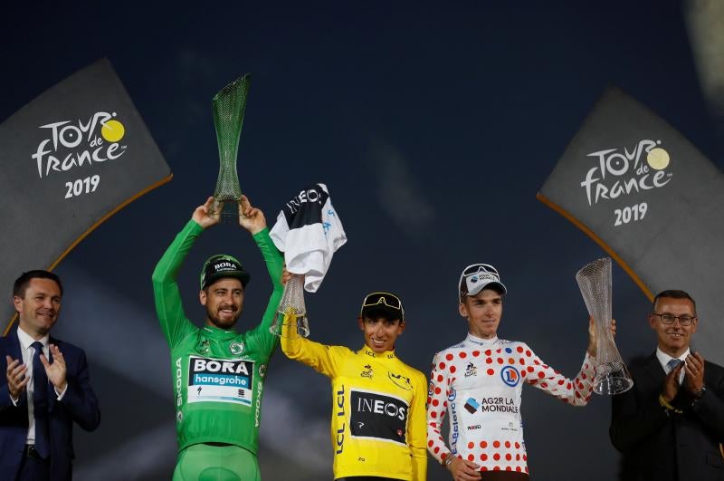 Las mejores imágenes del podio final del Tour de Francia