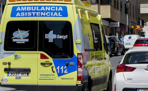 Tres heridos en la colisión entre dos turismos en Benavente, Zamora