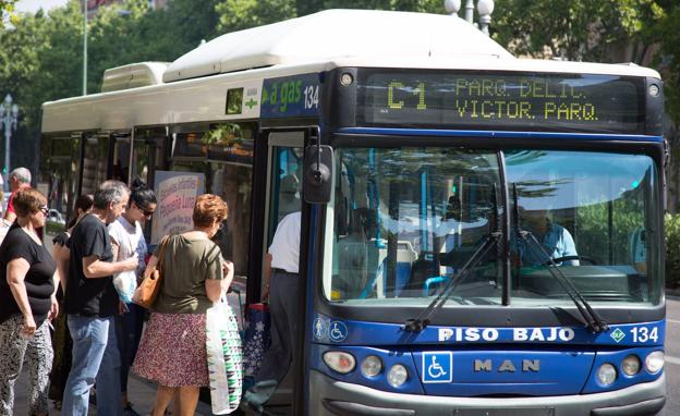 Auvasa mantiene en agosto el servicio a los polígonos de San Cristóbal y Argales