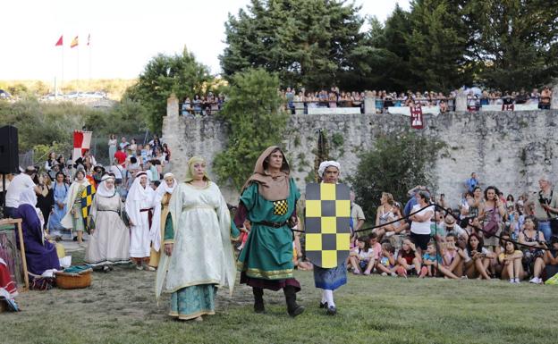 Cogeces vuelve a la Edad Media con la recreación 'Origen' en las ruinas del monasterio Armedilla