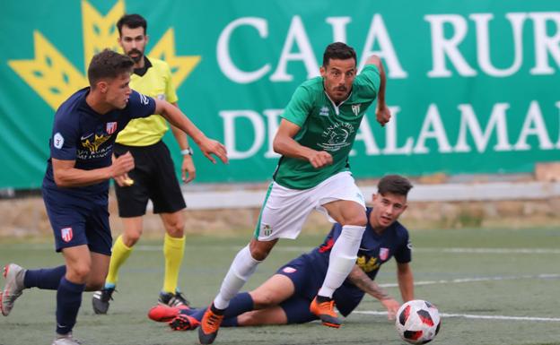 Un ordenado y buen Santa Marta sorprende al CD Guijuelo (2-0)