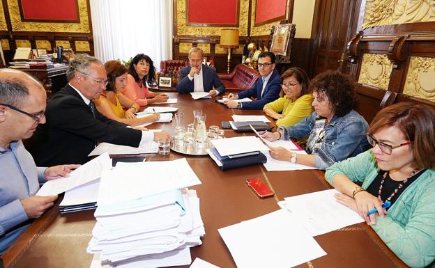 Valladolid licita por 36,3 millones el servicio de ayuda a domicilio entre 2020 y 2023