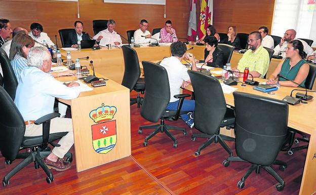 Arroyo pide a Fomento una variante para el nuevo trazado de la A-62