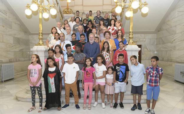 Valladolid recibe a los «pequeños embajadores» saharauis del programa 'Vacaciones en paz'