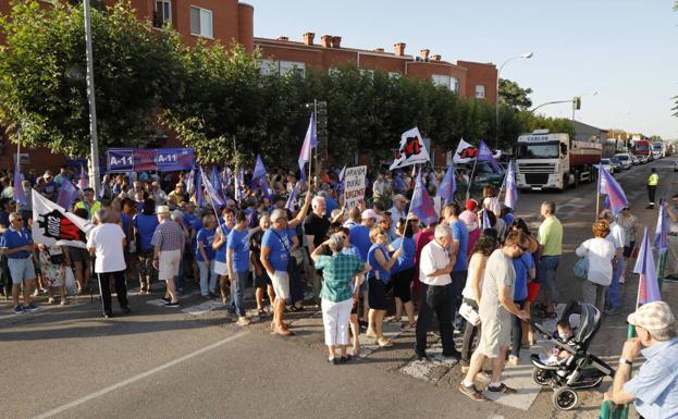 A11 Pasos cumple un año arropada por vecinos, ayuntamientos y colectivos