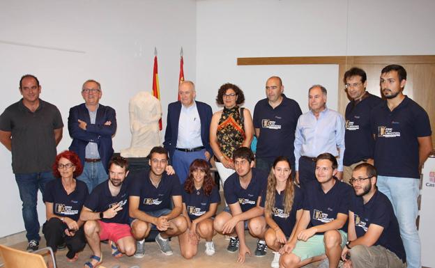 Hallan la escultura de una matrona romana sin cabeza en el Cerro de Los Almadenes