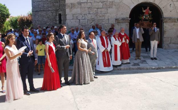 Pedrajas honra a San Esteban con baile, misa y procesión