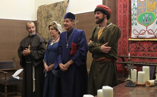 Aguilafuente vibra en el homenaje en torno al primer libro en castellano