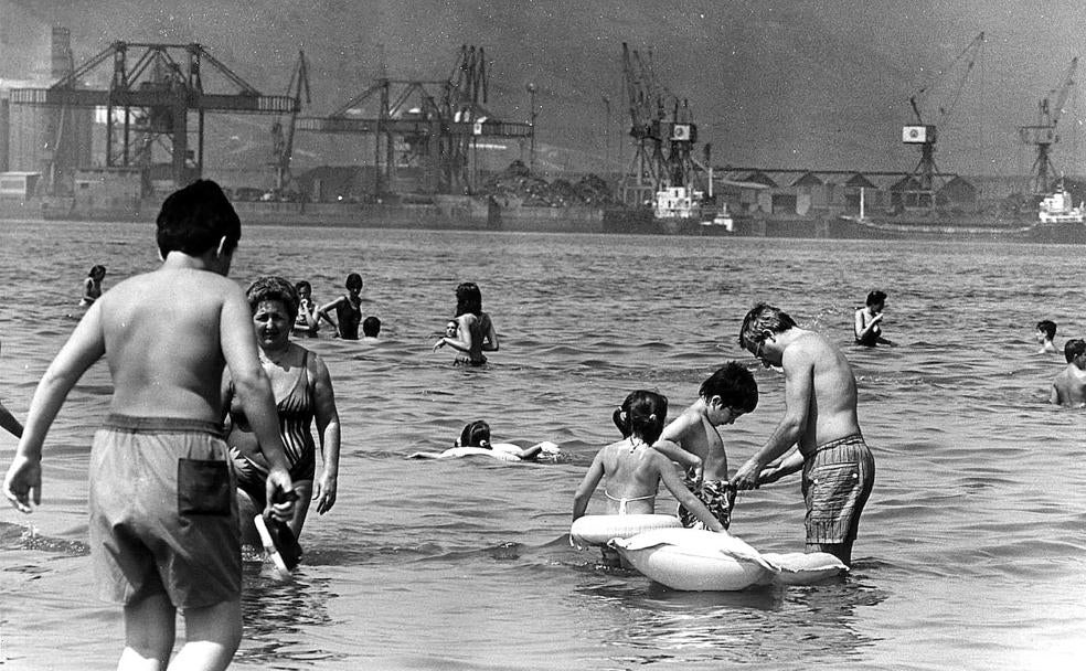 Del agujero del 'botxo' a la playa de Ereaga