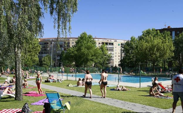 Doscientos mil usuarios han pasado ya por las piscinas municipales este verano