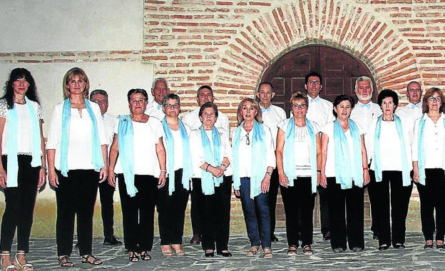 Los chicos y chicas del coro navero