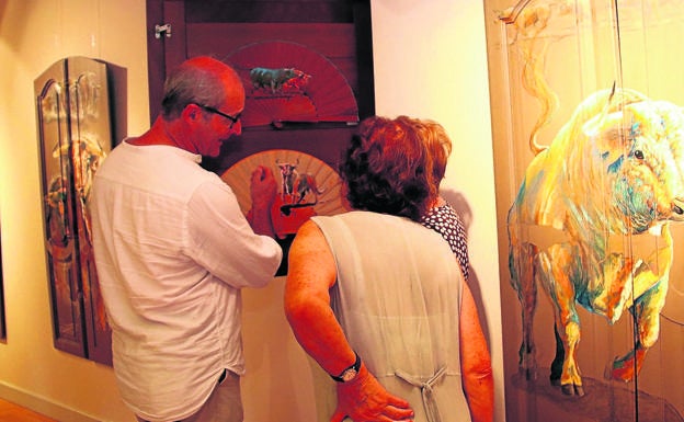 Alfonso Rey muestra el esplendor del toro en la exposición 'Rito pagano…?'