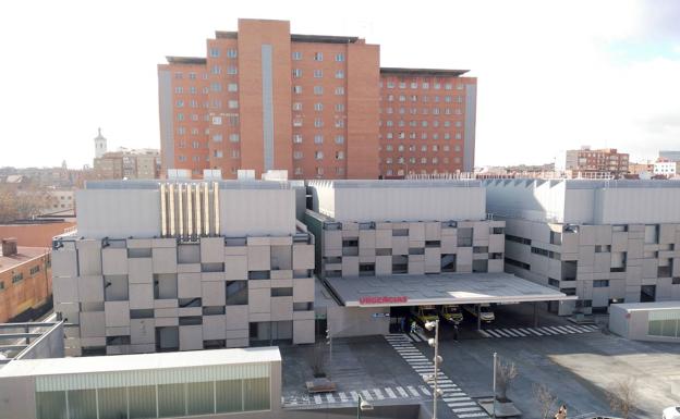 Detenido un paciente del Clínico de Valladolid tras intentar agredir a un médico y portar una navaja