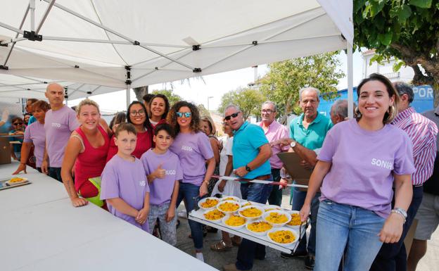 Buen ambiente durante la comida popular de San Lorenzo en Rollán