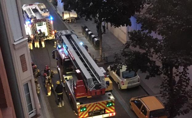 Arde un cuadro eléctrico en la calle Santuario
