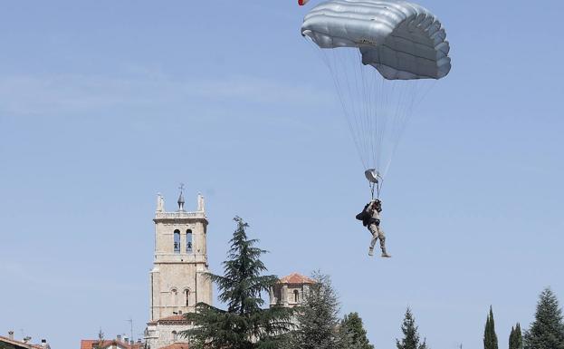 Fortaleza aérea en el cielo de Villamuriel