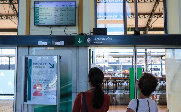 La huelga de Renfe suspende casi una veintena de trenes de media distancia en Castilla y León