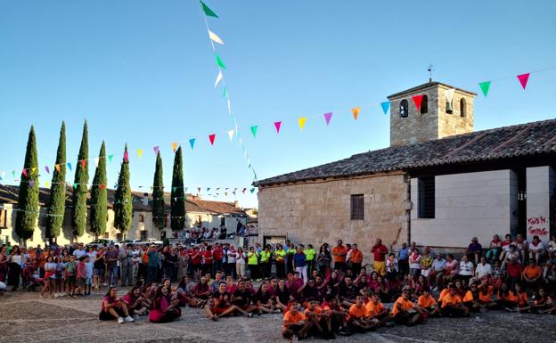 Wamba arranca sus fiestas con un emotivo homenaje a sus corporaciones democráticas