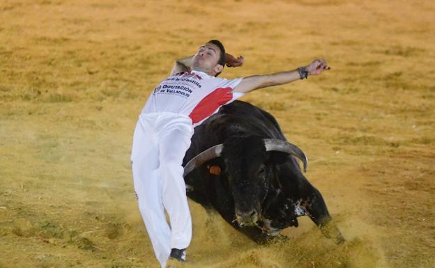 El cortador Jonatan Estébanez 'Peta' gana el concurso de cortes de Rueda