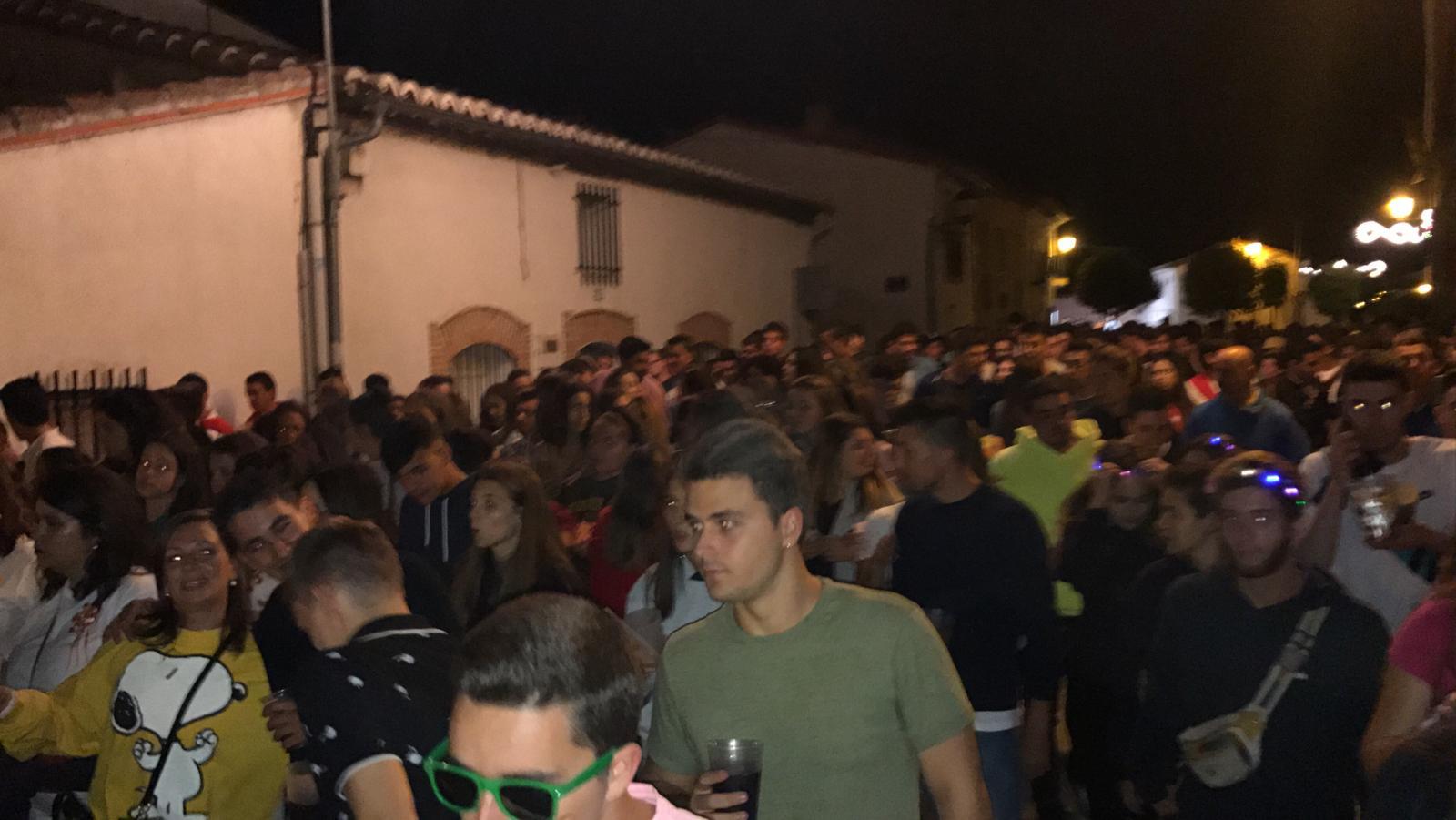 Tres detenidos por actos vandálicos en un multitudinario botellón en el vallisoletano pueblo de Pollos