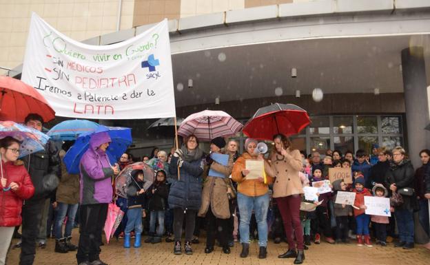 El éxodo de profesionales médicos al extranjero aumenta respecto a 2018
