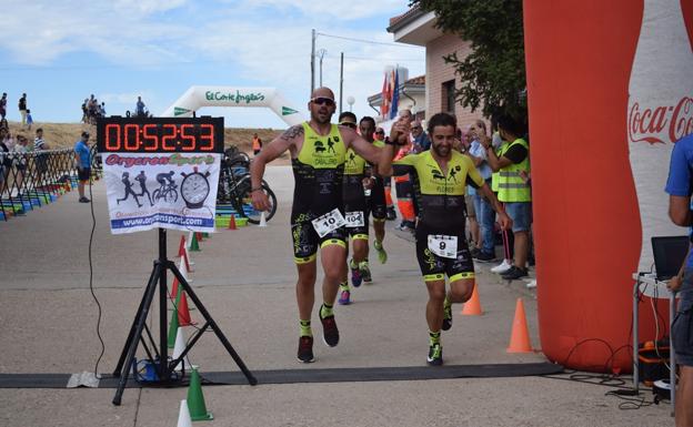 Antonio Caballero y Sonia Sánchez conquistan el I Duatlón Espino de la Orbada