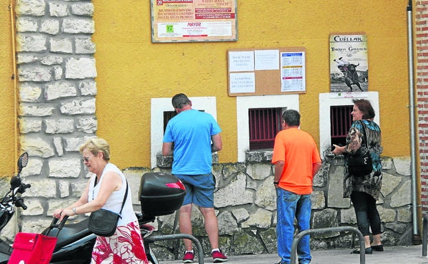 La taquilla de la plaza de toros abre sus puertas para la venta de abonos