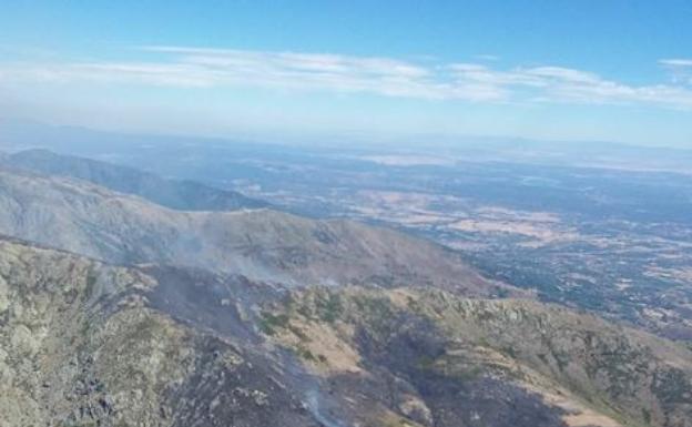 La mano del hombre podría estar tras el incendio de El Raso, en Ávila