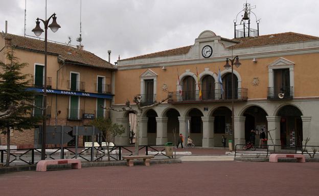 La obra en la CL-605 obliga a cortar la travesía de Santa María la Real de Nieva