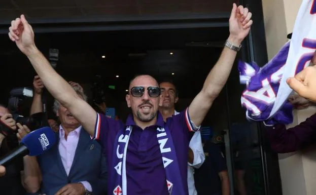 Ribéry encuentra acomodo en la Fiorentina mientras otros ilustres buscan destino