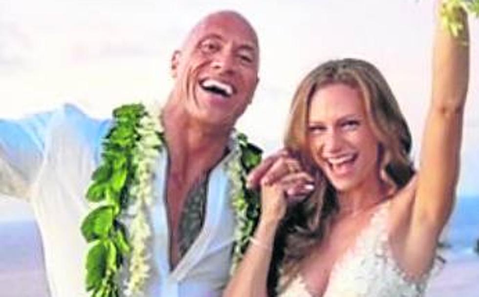 'La Roca' se casa en Hawái