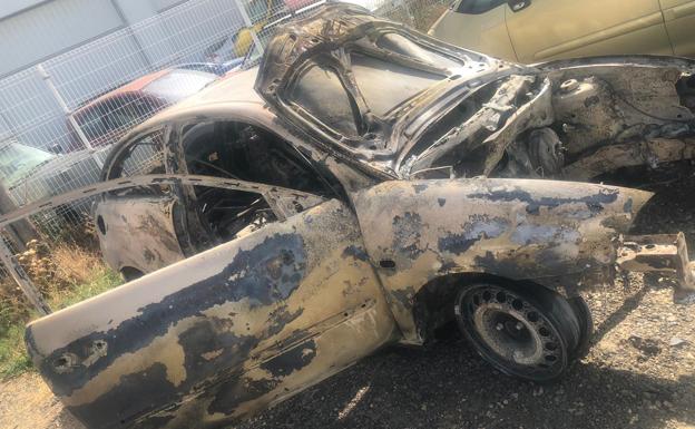 Encuentran calcinado en Valladolid un coche robado en Palencia
