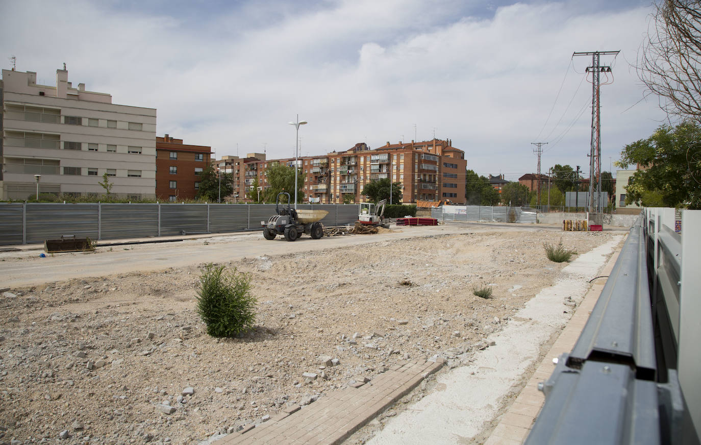 Obras para construir el túnel para vehículos entre las calles Andrómeda y Nochevieja