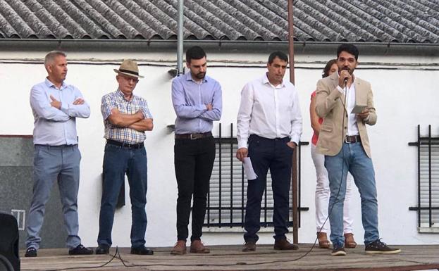 El pregón del periodista Víctor Soria acrecienta el espíritu festivo de los vecinos de El Cabaco