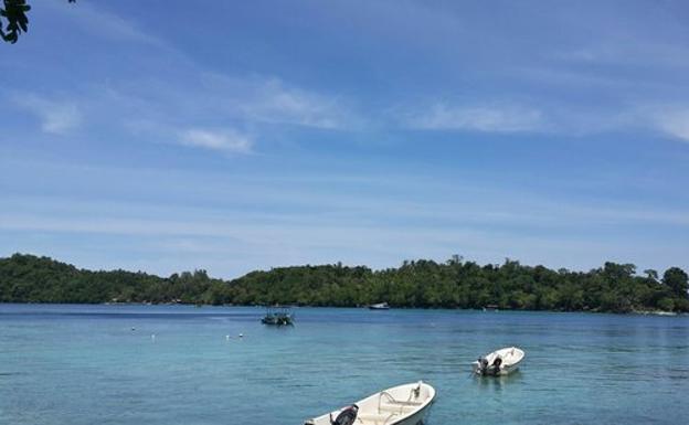 Muere un turista español en Indonesia tras recibir el impacto de la hélice de una embarcación cuando buceaba