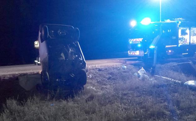 Herido tras sufrir un vuelco con una furgoneta en Tordehumos