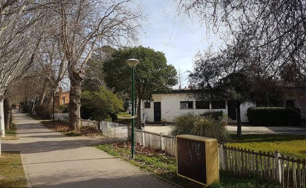 Cuatro chalés de Parque Alameda, los siguientes en salir a la venta