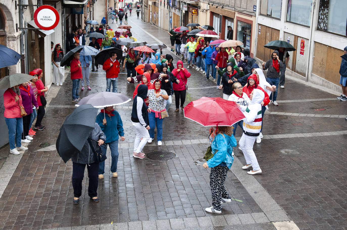 Lluvioso segundo encierro en Cuéllar
