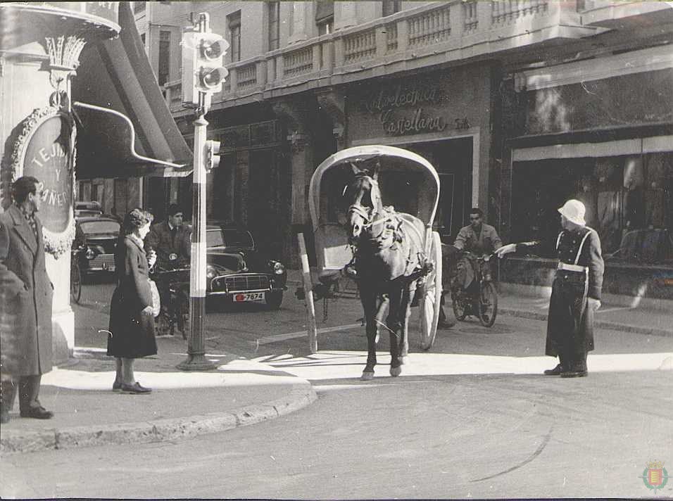 Estampas del Valladolid antiguo (XV): cuando los carros circulaban por la ciudad