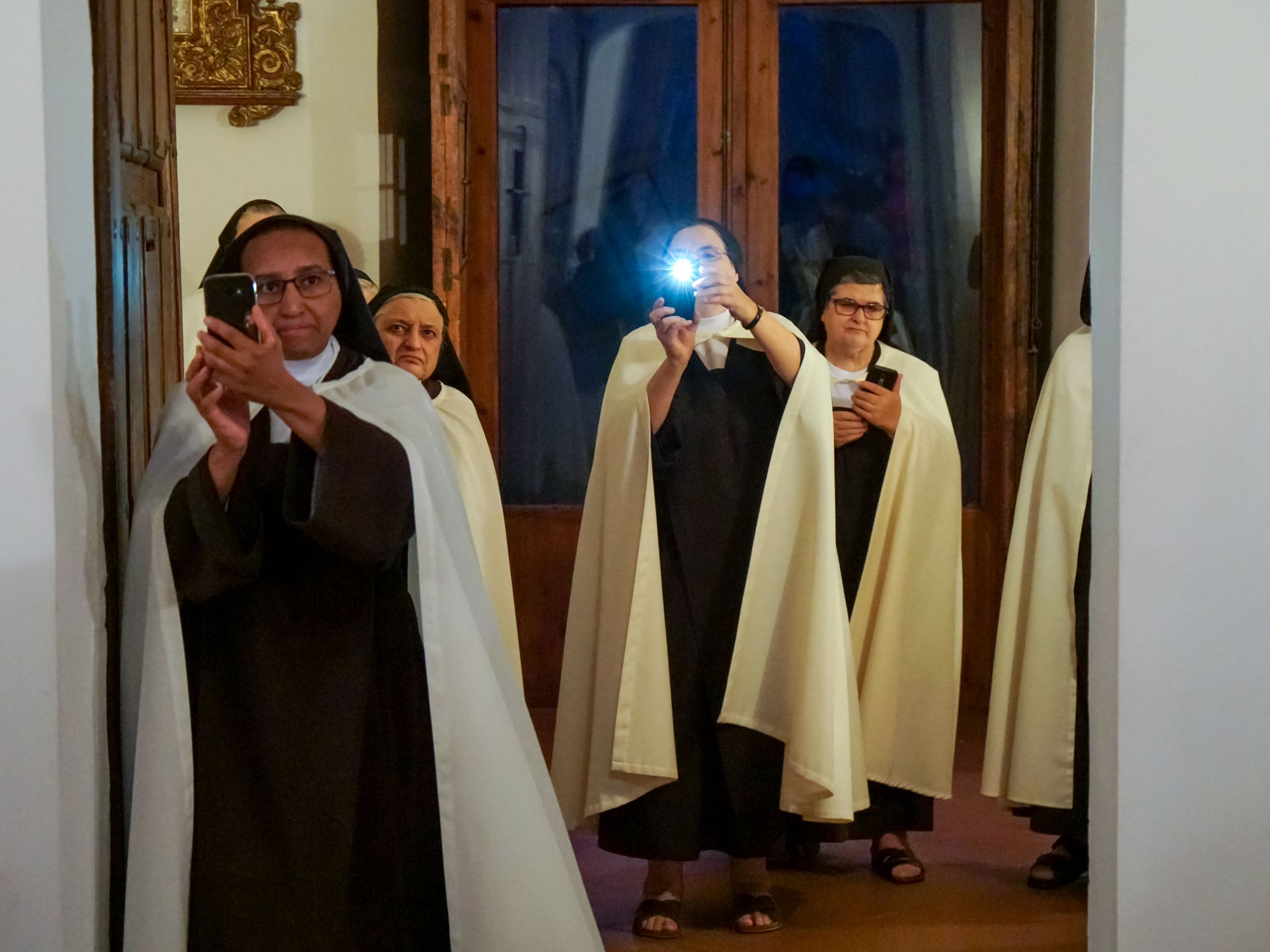 Santa Teresa vuelve a su clausura en Alba de Tormes