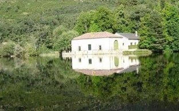 Un desvío histórico permite mantener el estanque de El Mar libre de cenizas