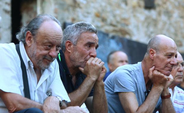 Música y palabras rompen en Ponferrada el silencio que rodea a los miles de desaparecidos durante el Franquismo