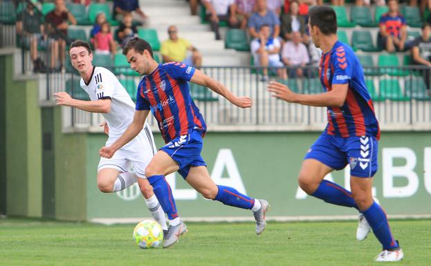La Segoviana supera al Mirandés B en el bautismo de Dani Abad (3-1)