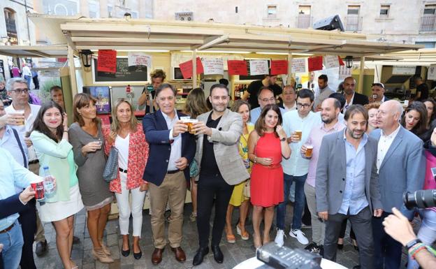 La Feria de Día saca a las calles el ambiente y el sabor de los bares